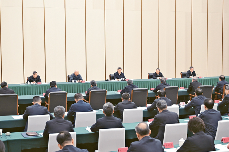 習(xí)近平:樹(shù)立和踐行正確政績(jī)觀(guān) 習(xí)近平:樹(shù)立和踐行正確政績(jī)觀(guān)