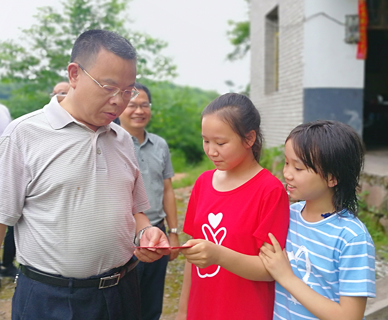 開良方拔窮根 精準(zhǔn)扶貧顯成效